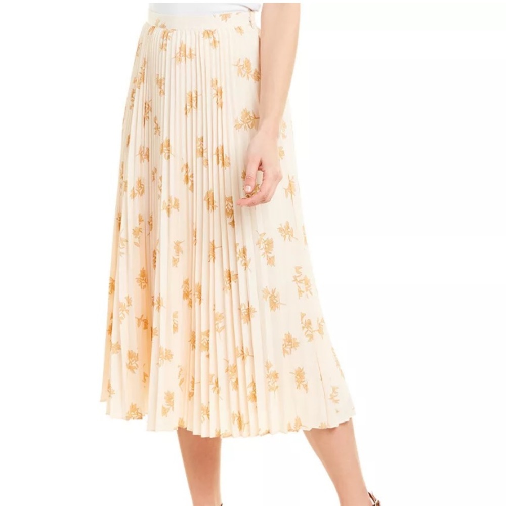 Joie Adeena accordion pleat